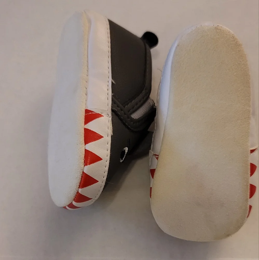 Soft Baby Crib shoes Gray shark Fins 3 to 6  month